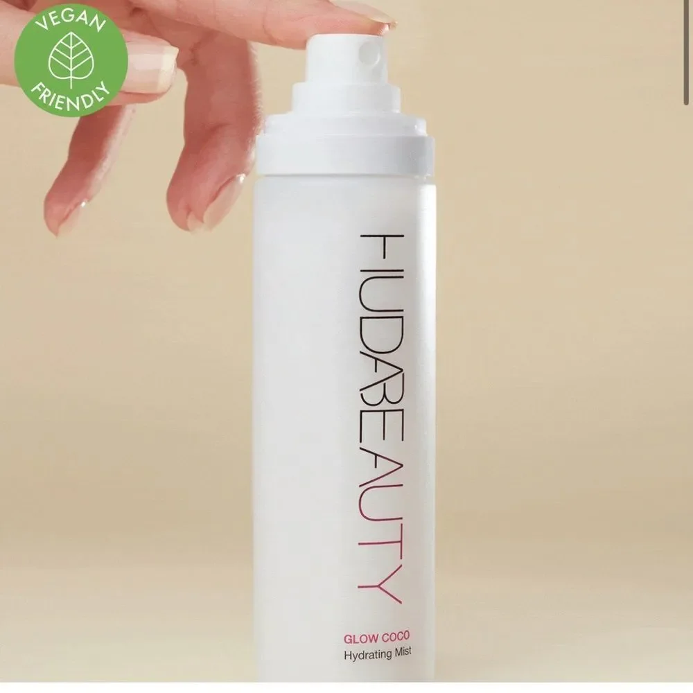Huda Beauty Glow Coco Hydrating Mist 3 in 1 prime/set/refresh=glowy dewy finish